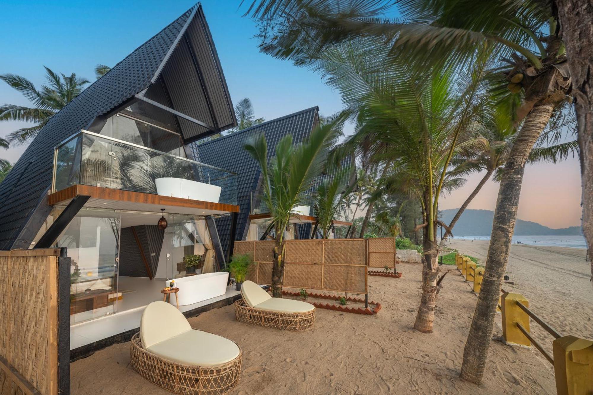 The Rose Goa Beach Resort Агонда Екстериор снимка