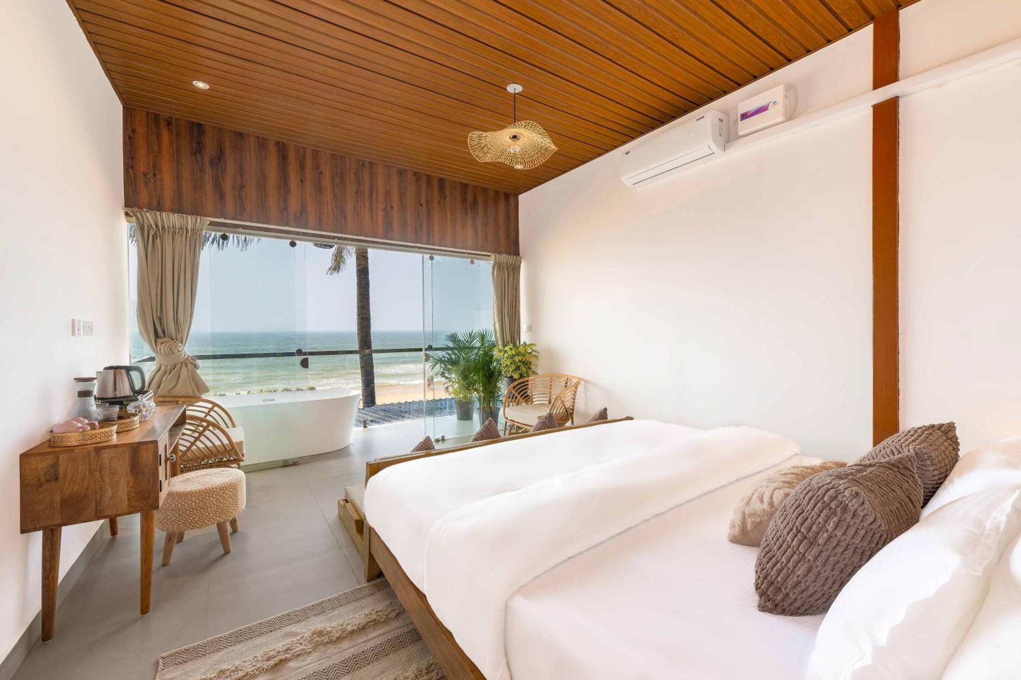 The Rose Goa Beach Resort Агонда Екстериор снимка