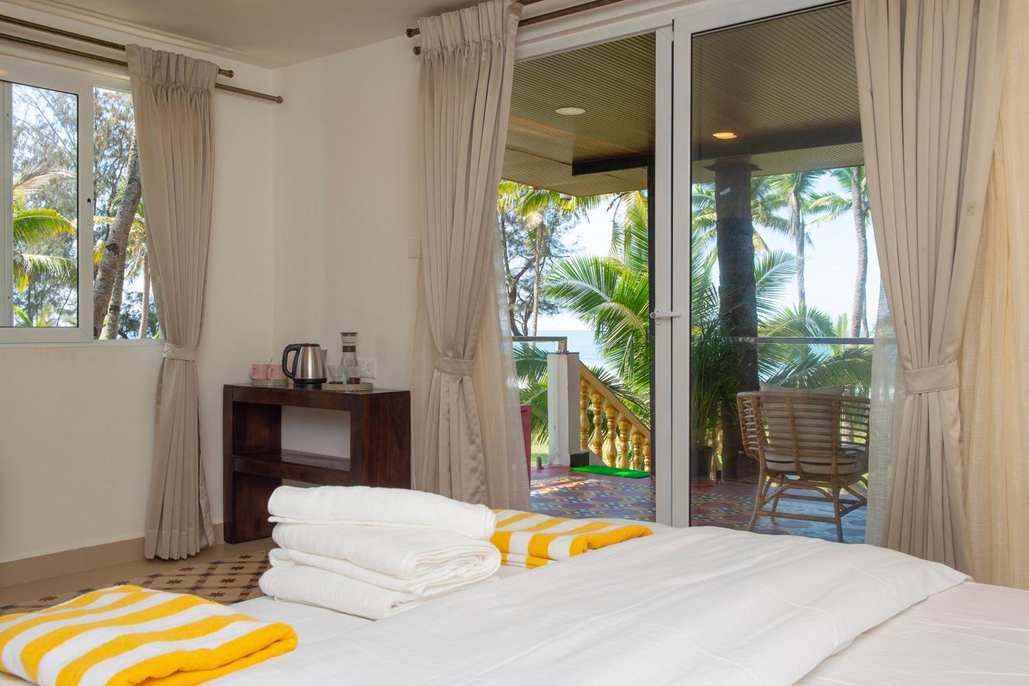 The Rose Goa Beach Resort Агонда Екстериор снимка