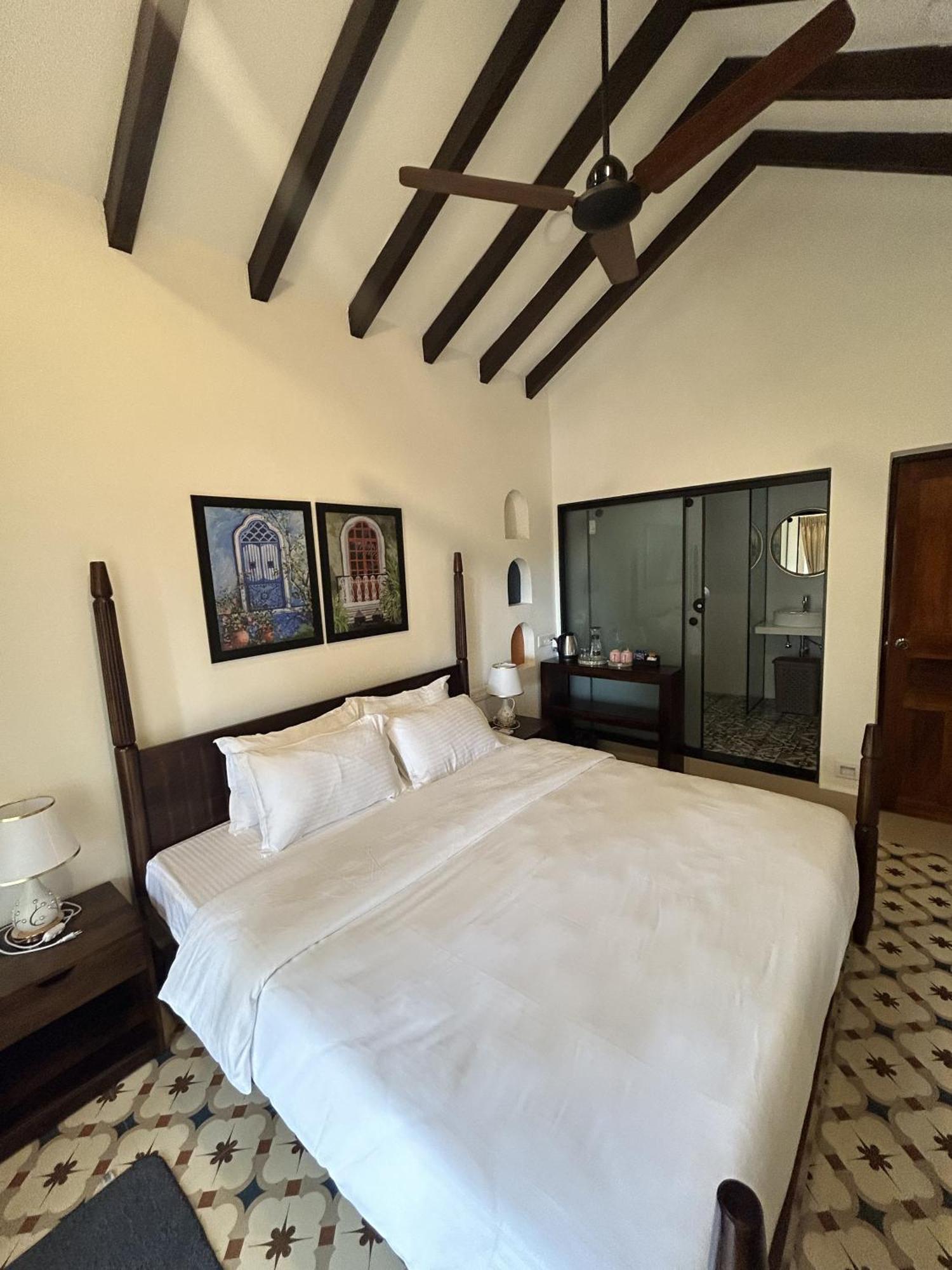 The Rose Goa Beach Resort Агонда Екстериор снимка