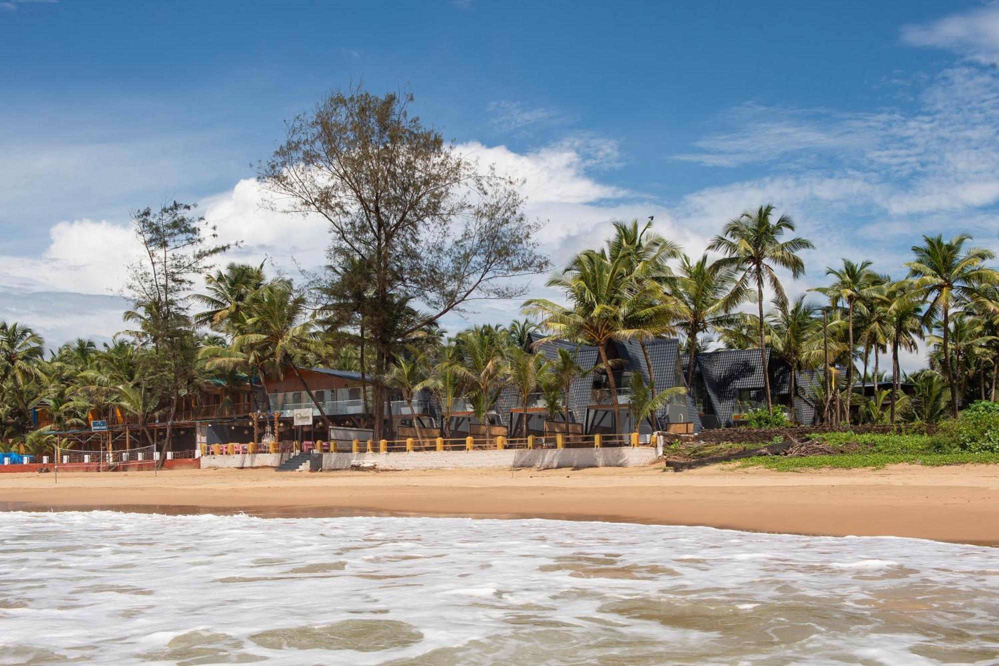 The Rose Goa Beach Resort Агонда Екстериор снимка