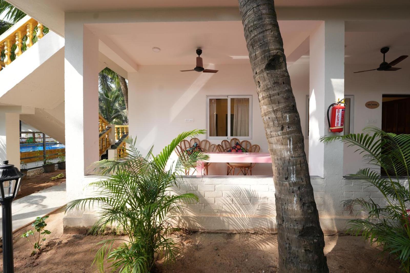 The Rose Goa Beach Resort Агонда Екстериор снимка